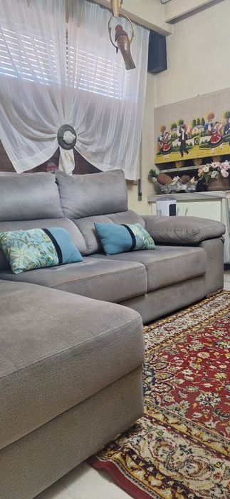 Sofá cinza com chaise longue