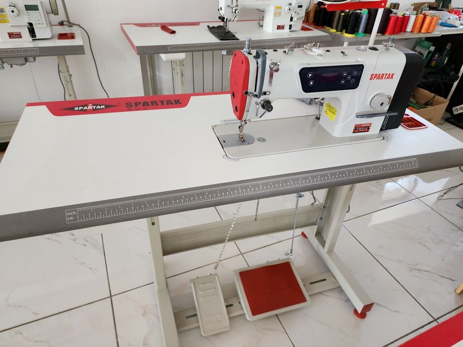 Прямострочная швейная промышленная машина