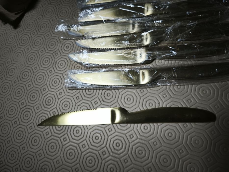 Conjunto de 8 facas luxuosas douradas de bife