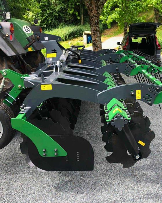 Brona talerzowa hydraulicznie składana 4m, talerz 560