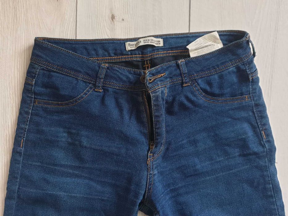 Jeansy Bershka rozm.38