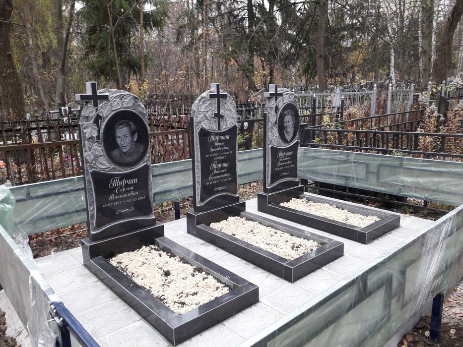 Гранитные памятники.Харьков