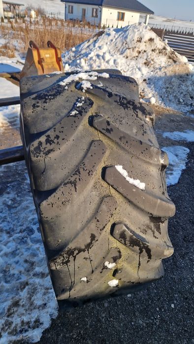 600/65R28 Good Year