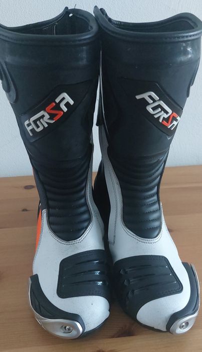 Vendo Fato e Bota
