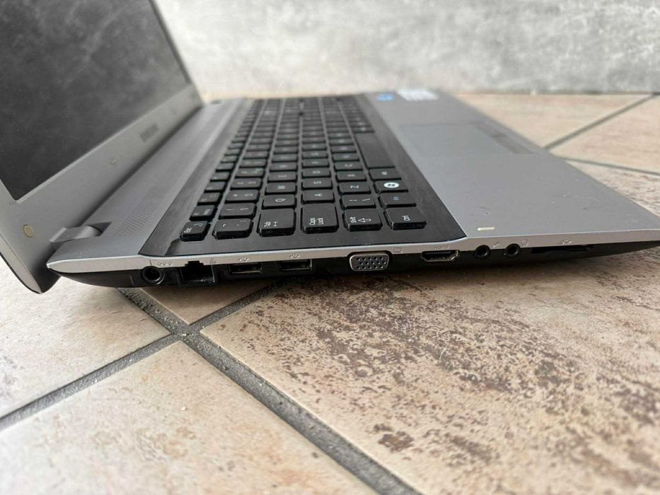 Laptop Samsung NP-RV511