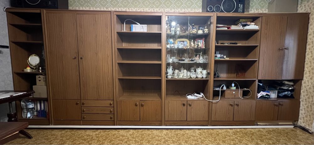 Стінка у вітальню, стенка в гостиную