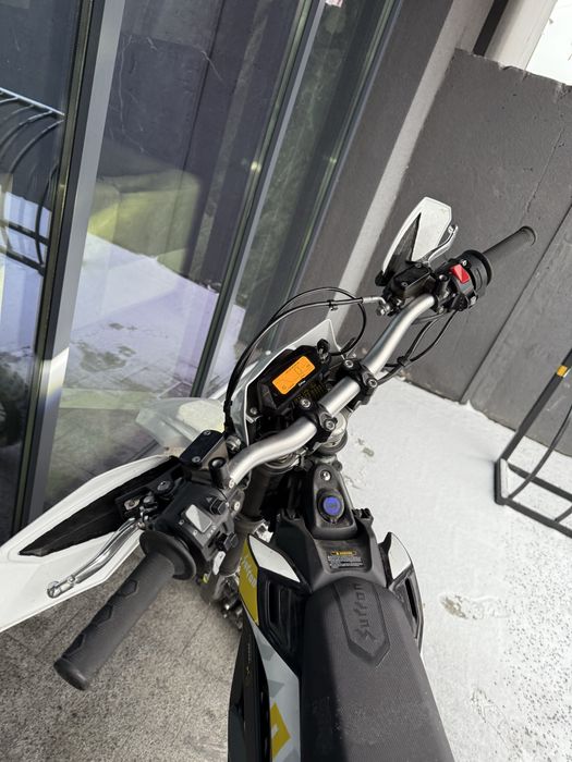 Surron Ultra Bee электромотоцикл