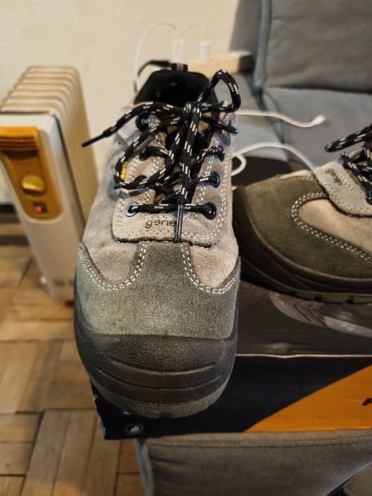 Vendo botas de segurança