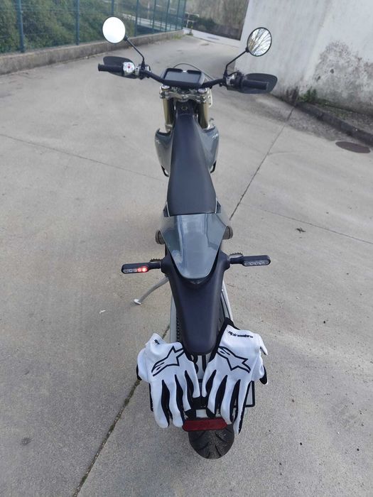 Supermoto Stark Varg EX - ALPHA 80cv