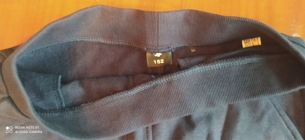 8 sztuk ubrań dla chłopca 146-152