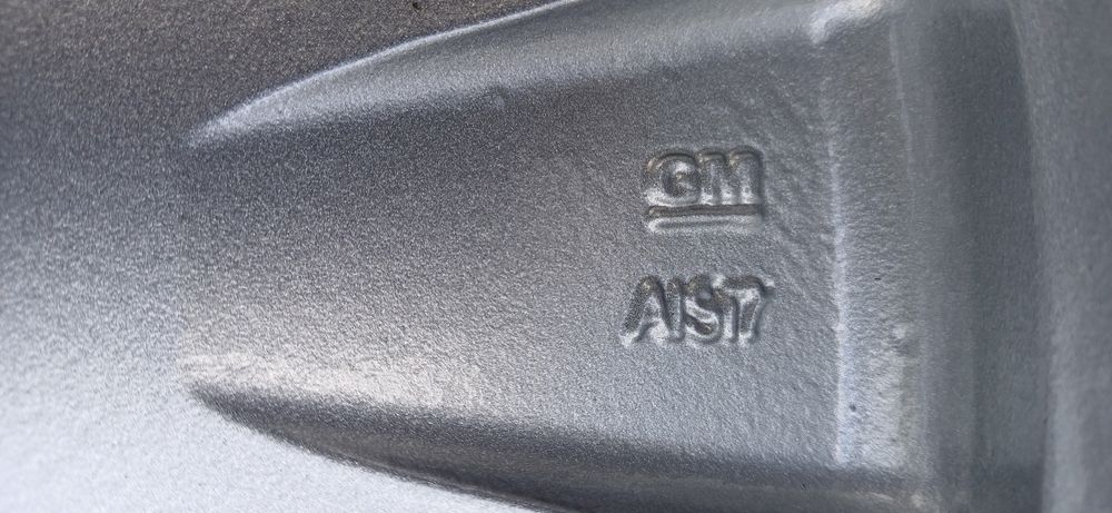 Alufelgi OPEL 7x18 cali , rozstaw śrub 5x105 , po regeneracji.