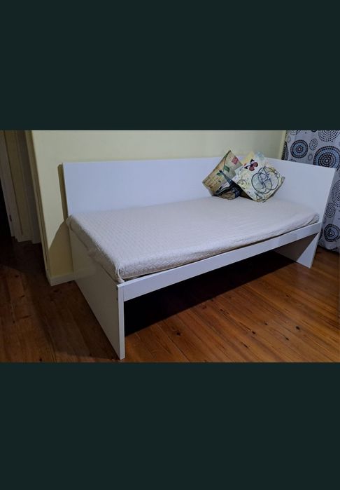 Cama de solteiro com colchão