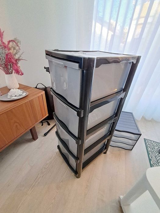 Módulo de arrumação com 4 gavetas preto e cinzento