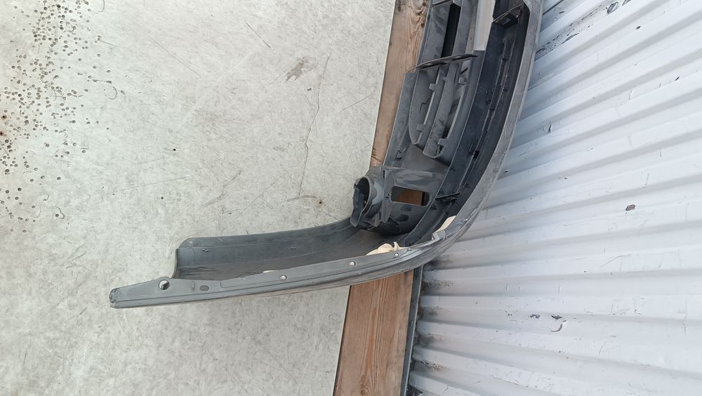 Vendo parachoque de frente Renault Megane 1 ano 2001/04