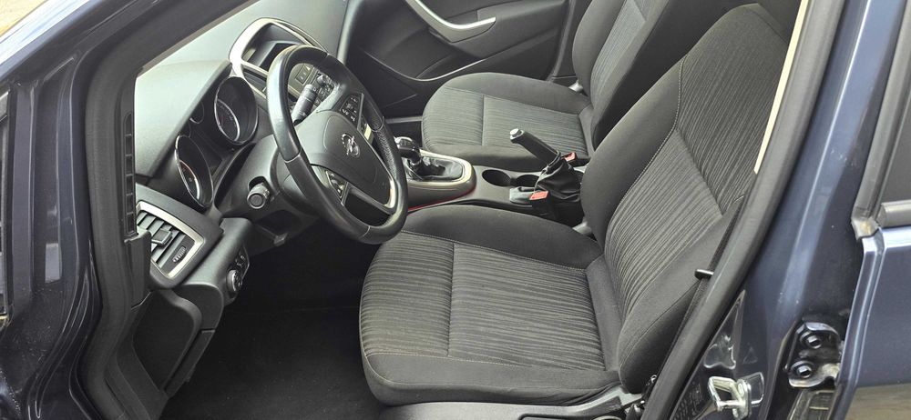 Opel Astra — fotografia 12