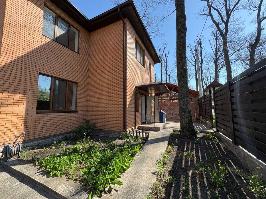 Затишний будинок серед вікових дубів! 156.8 м² з меблями та автономним живленням. Газ. - Вид 3