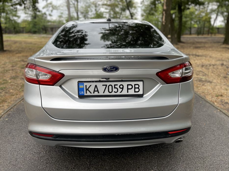 Продам Ford Fusion в гарній комплектації.