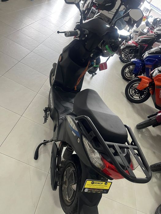 Vende-se Moto Elétrica  900€ Velocidade 45 Km Pombal - Leiria Excelente estado  Revisão feita dia 05/09/2026