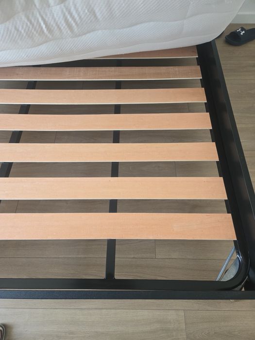 Cama de casal com colchão