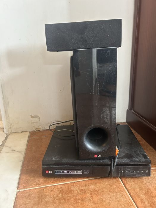 Sistema de som lg (4 colunas altas )