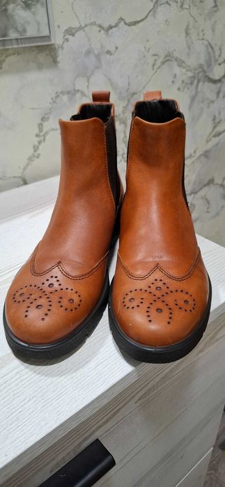 Шкіряні черевики челсі Ecco Bella
