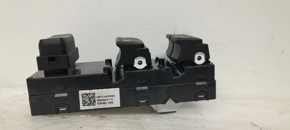 Comando / botão / interruptor vidros frente esquerdo KIA Stonic (YB)