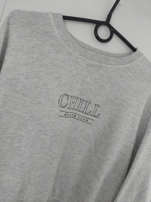 Bluza z napisem chill