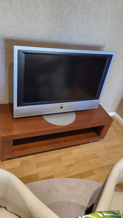 TV Full HD Loewe 37" + oferta Móvel TV