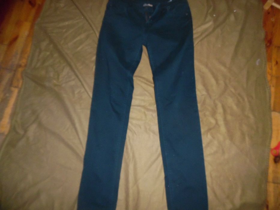 Orginalne Spodnie fit slim firmy TWO DAYS
