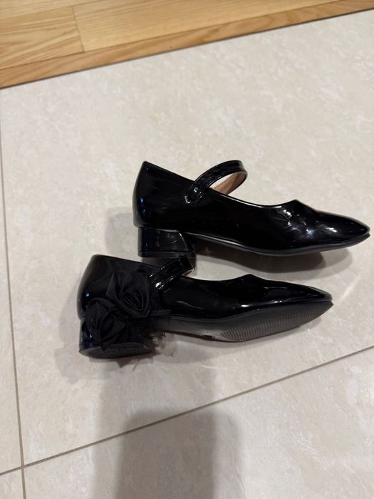 Buty lakierki piękne czarne rozm 28