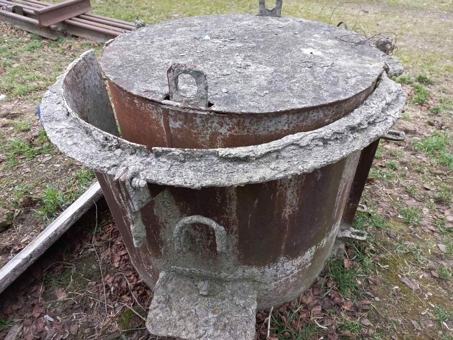 Будка і кіоск металеві