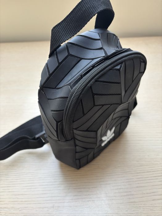 Портфель Adidas.