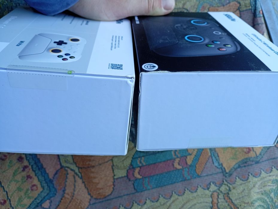 геймпад 8BitDo Ultimate 2 Wireless Controller.
