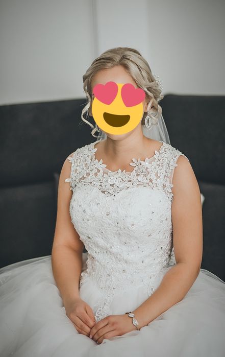 Piękna suknia ślubna princesa Swarovski