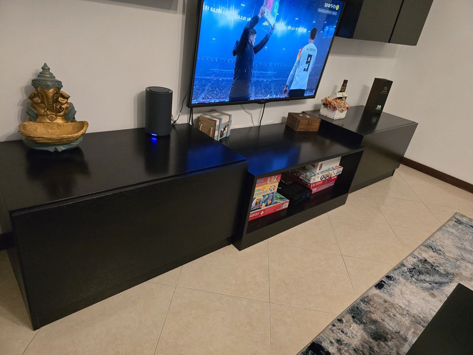 Vendo sala completa  televisão e moveis NÃO É IKEA