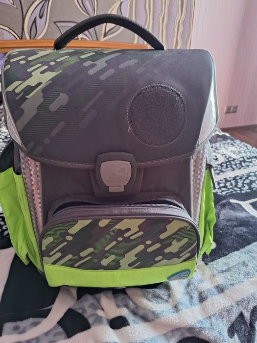 Рюкзак для школьника 1-4 класс