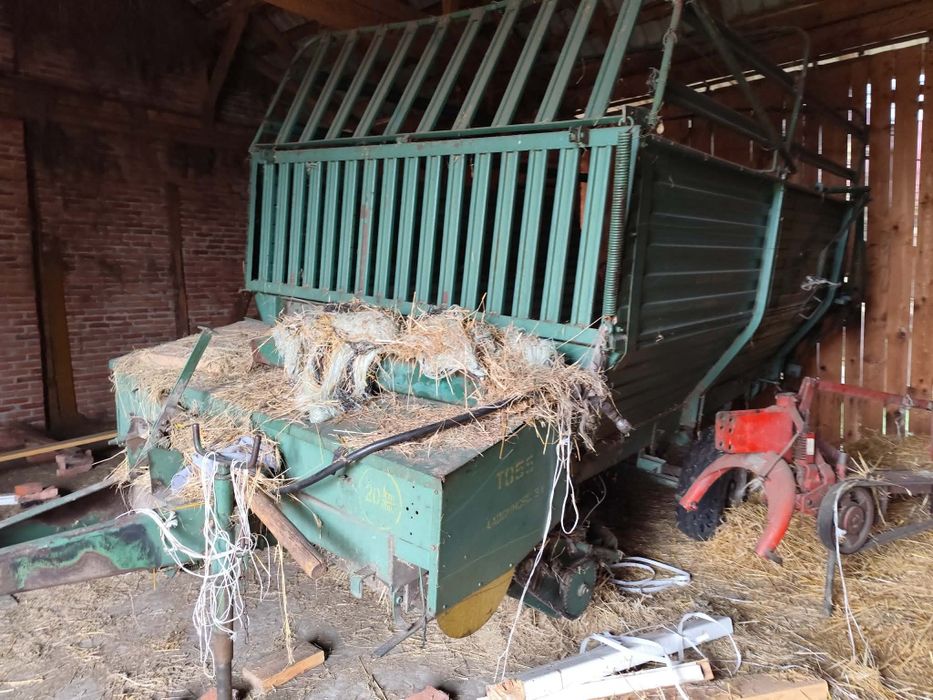 Przyczepa samozbierająca