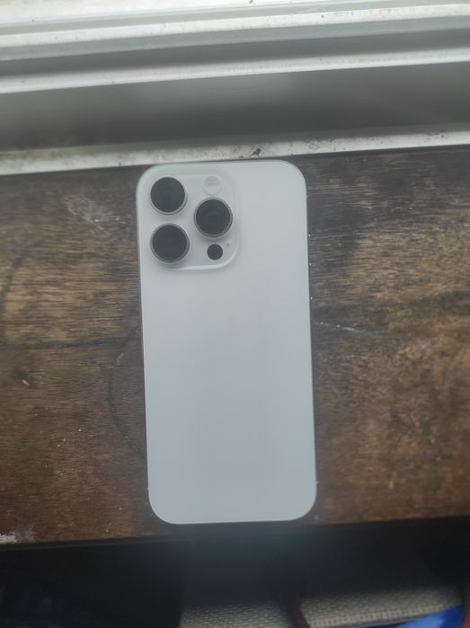 iPhone 16 pro quase novo