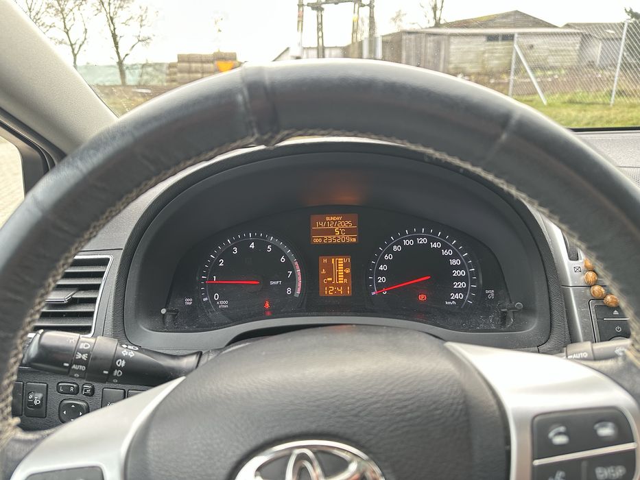 Toyota Avensis III (T27) FaceLift 1.8 benzyna