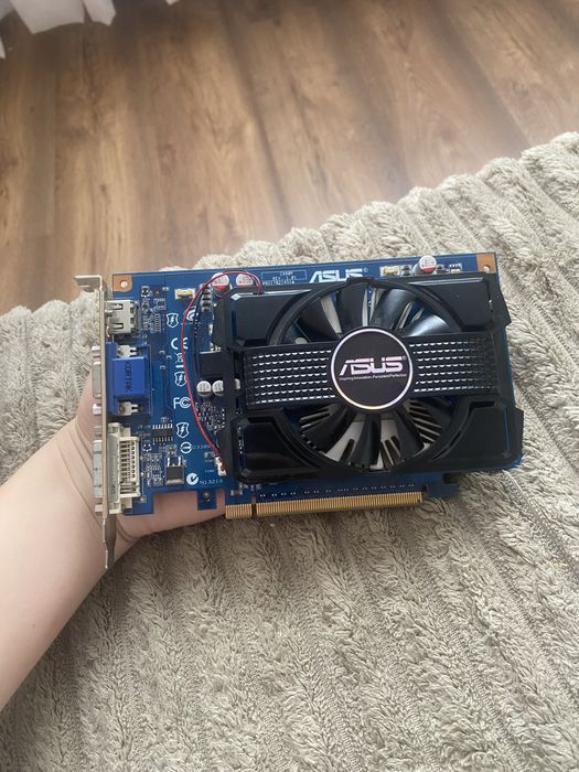 Продам відеокарту Nvidia GeForce GT 220