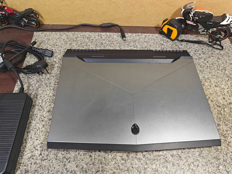 Ноутбук Alienware 17 R5 FHD 8750H 32GB 1TB SSD GTX 1070 8GB