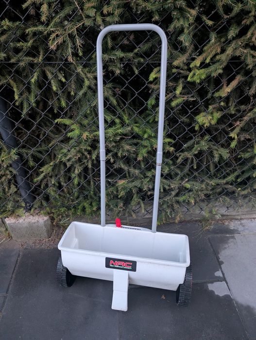 Siewnik liniowy NAC S12