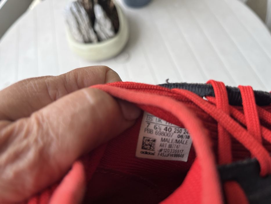 Chuteira Adidas Predator 18.3 com meia de compressão