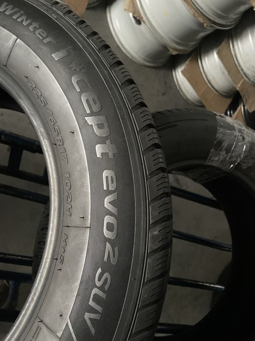Шини 225/65/17 - 4шт Hankook Winter i*cept evo2 зима