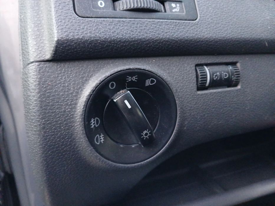 Botão / interruptor de luzes VOLKSWAGEN Polo (9N)