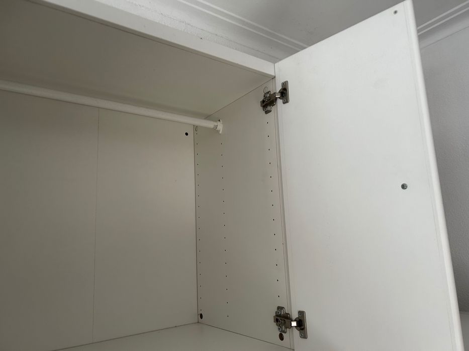 Armário branco IKEA