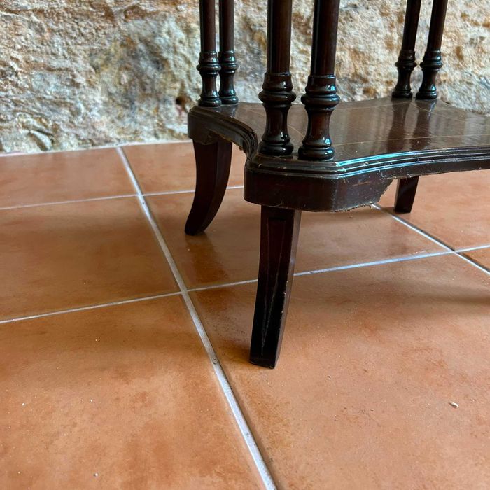 Mesa de Apoio Clássica Pé Alto