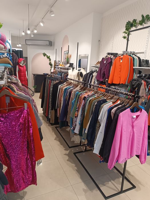 Lokal handlowy z wyposażeniem Gdynia ul. Starowiejska 28A