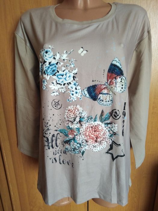 Футболки, кофточки.