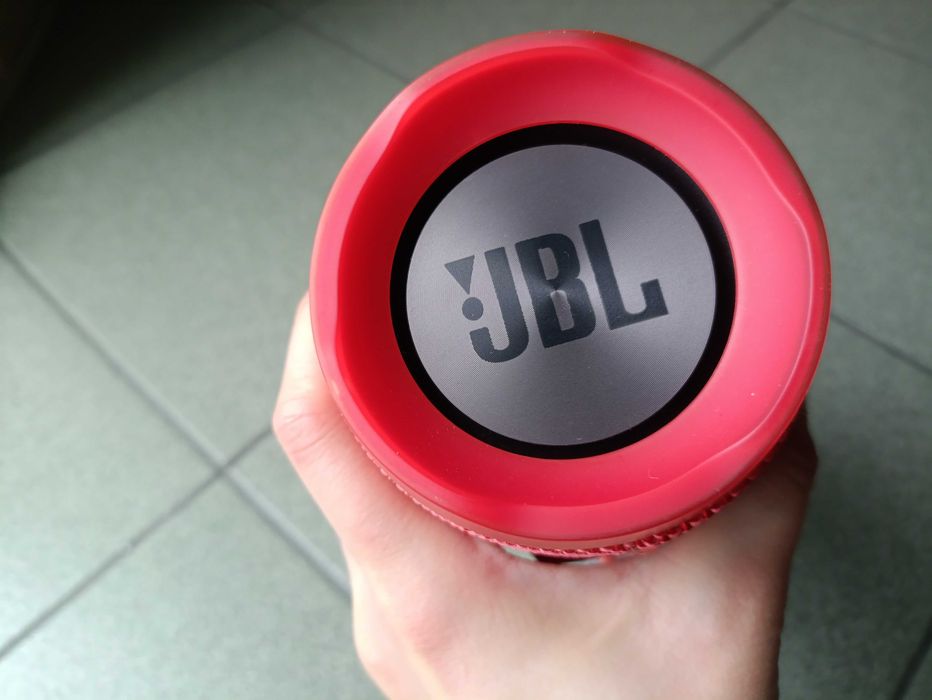 портативная Bluetooth-колонка JBL Charge 3 красного цвета ОРИГИНАЛ